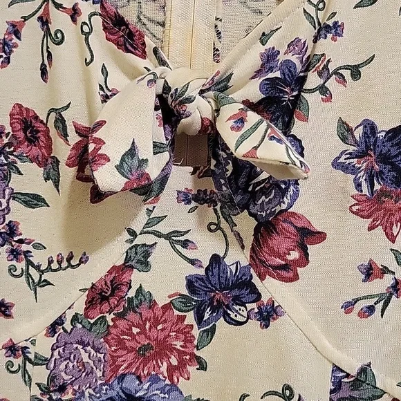 Women's dress - Picture 3 of 5